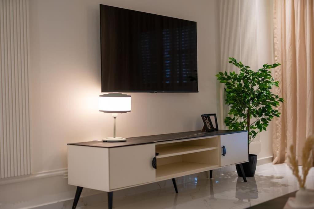 Appartamento Cozy 2Br Getaway In Rabat Center Esterno foto