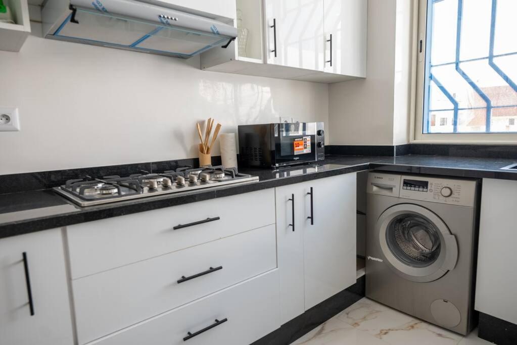 Appartamento Cozy 2Br Getaway In Rabat Center Esterno foto